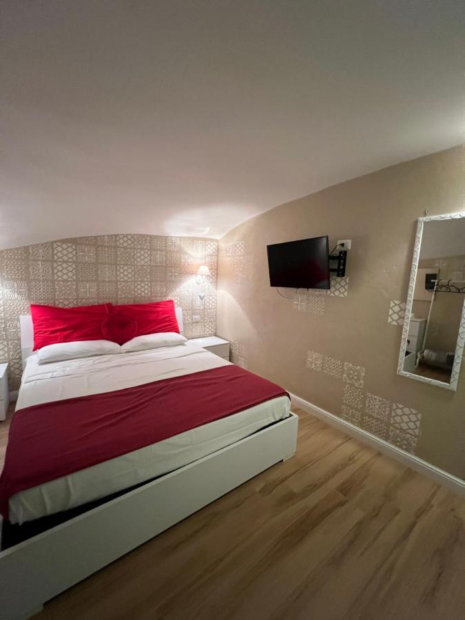 O Vascetiello Apartment Napoli Bagian luar foto